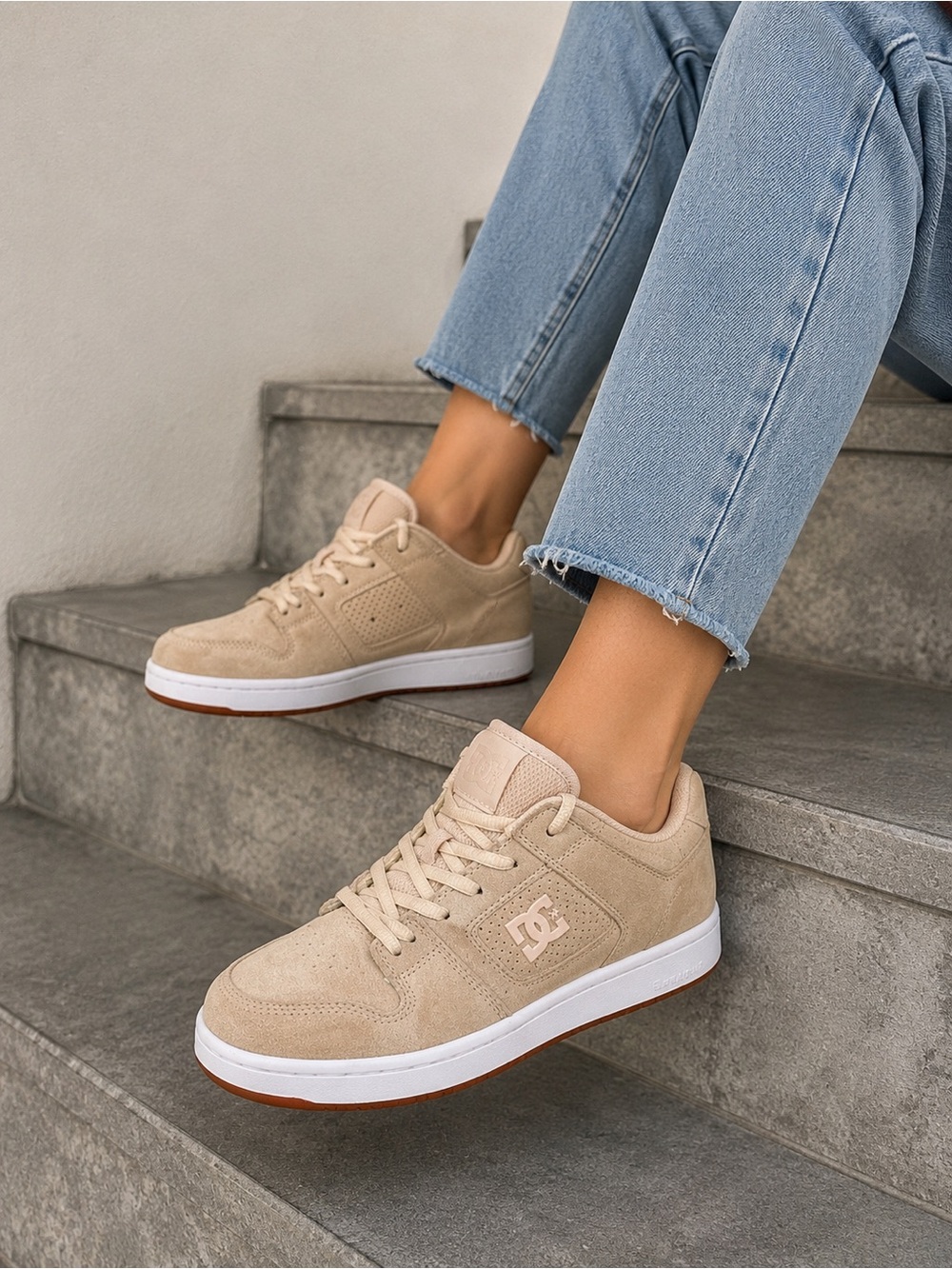 DC Manteca 4 Women’s Size 10 Beige Suede Skate Sneakers Casual Shoes